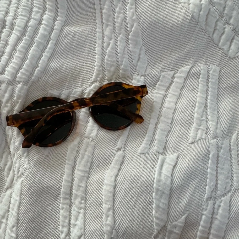 Mirrored sunglasses